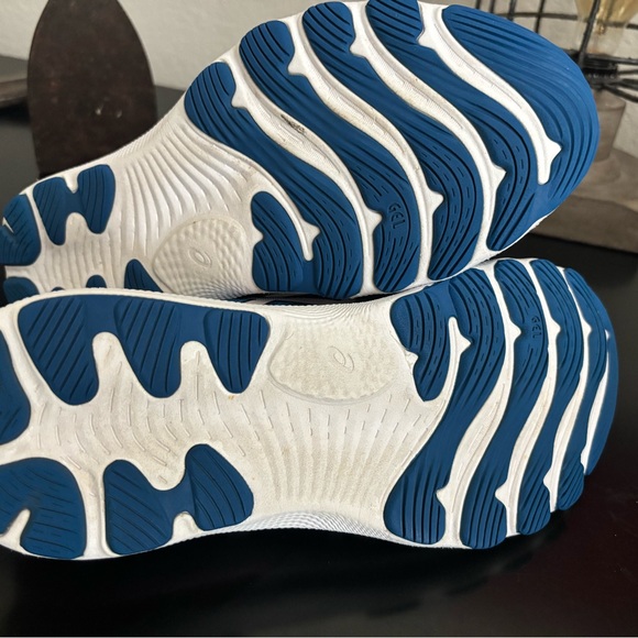 ASICS Gel Nimbus 24 women’s 10 - Picture 5 of 6